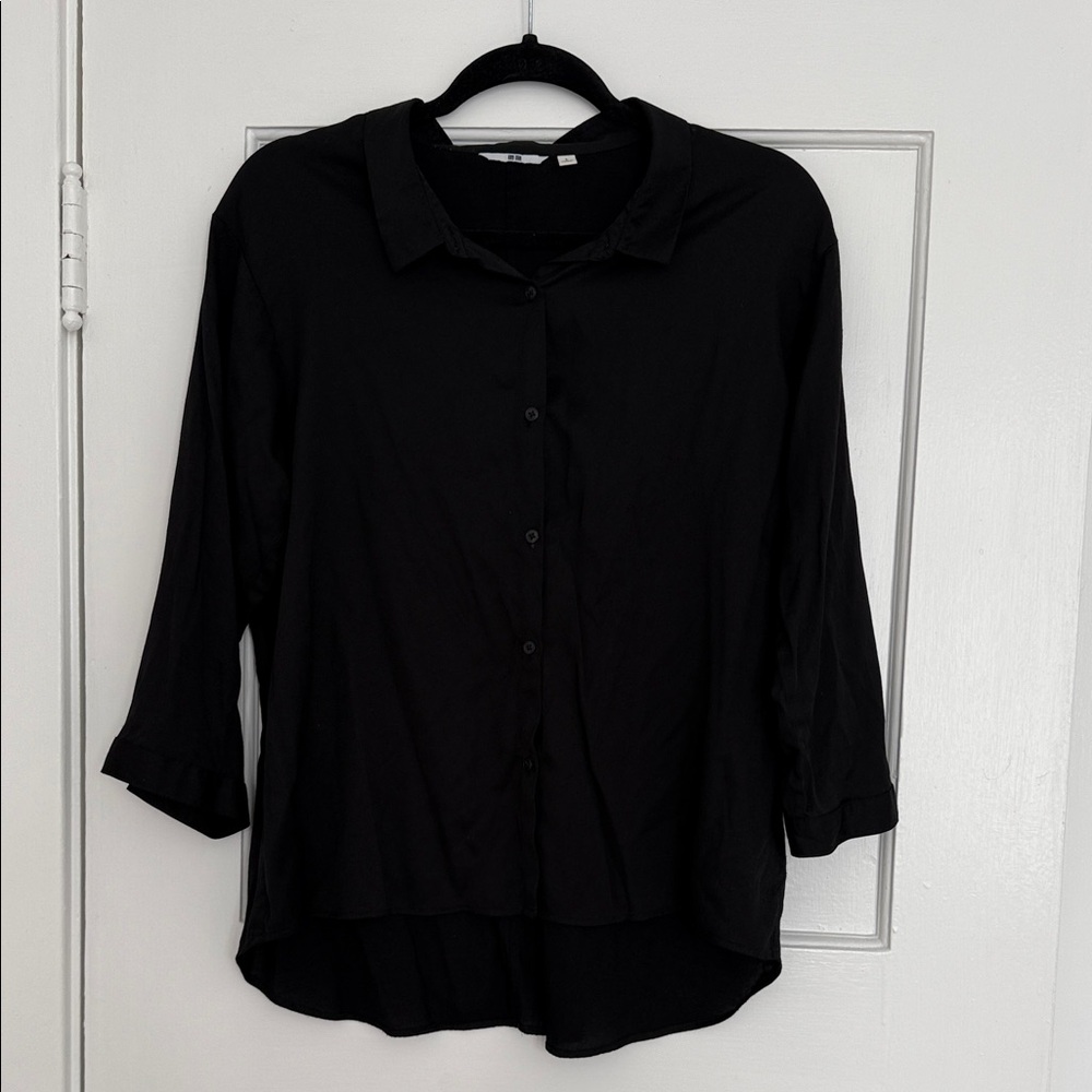 Uniqlo Women's Black Button-Down Shirt